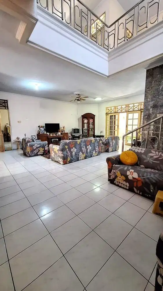 HOT SALE!!!RUMAH MEWAH SIAP HUNI LOKASI STRATEGIS AMAN DAN NYAMAN ASRI