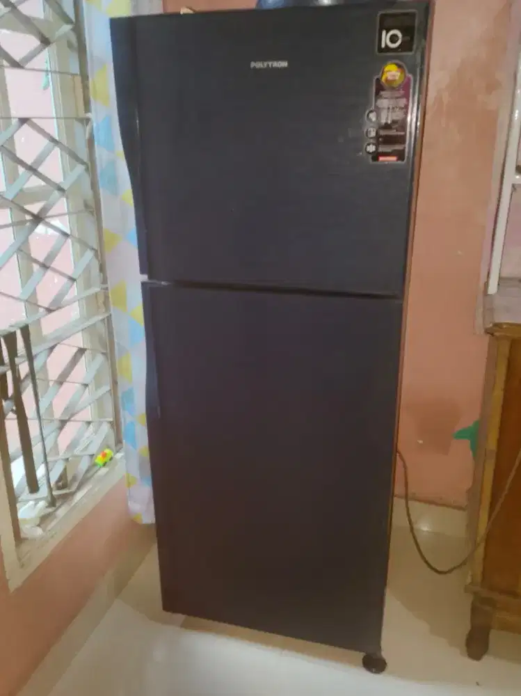 KULKAS POLYTRON MATI