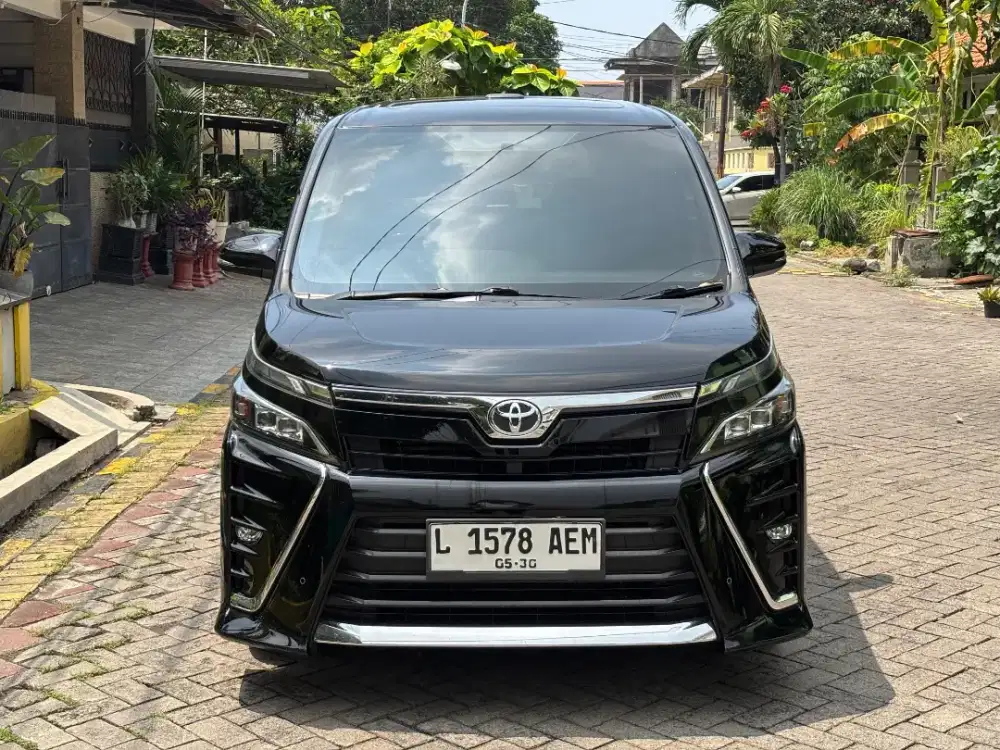TOYOTA VOXY 2.0 TH 2020