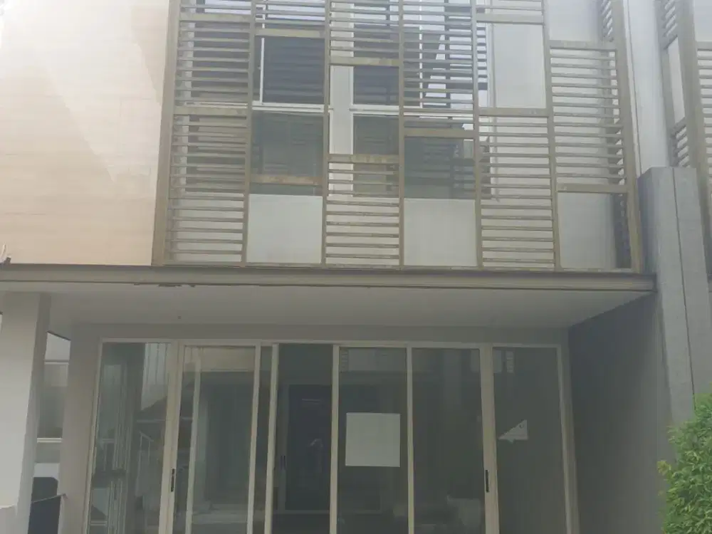 3 Lantai Rumah Notredame Garden Suite Wisata Bukit Mas di Surabaya Barat