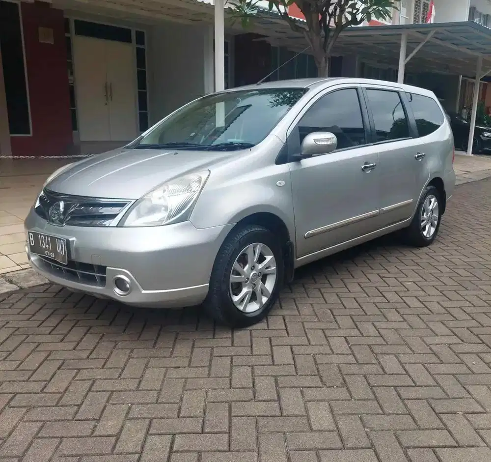 Nissan Grand livina 2011 Bensin