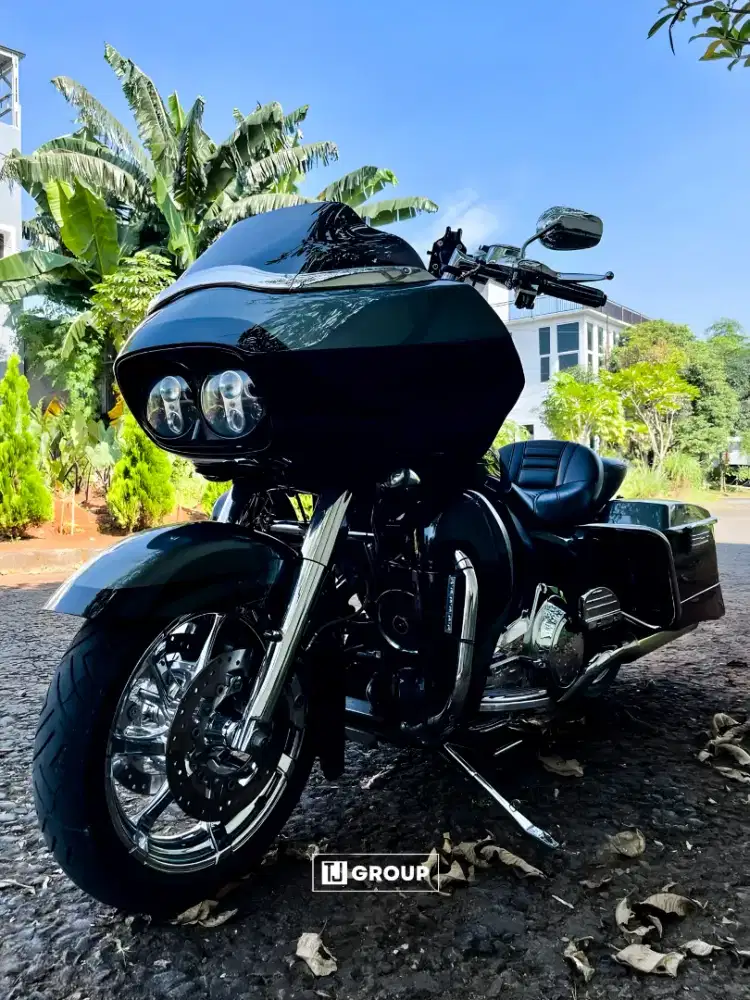 FOR SALE!! Harley Davidson Road Glide Ultra CVO FLTRUSE 110ci 2011