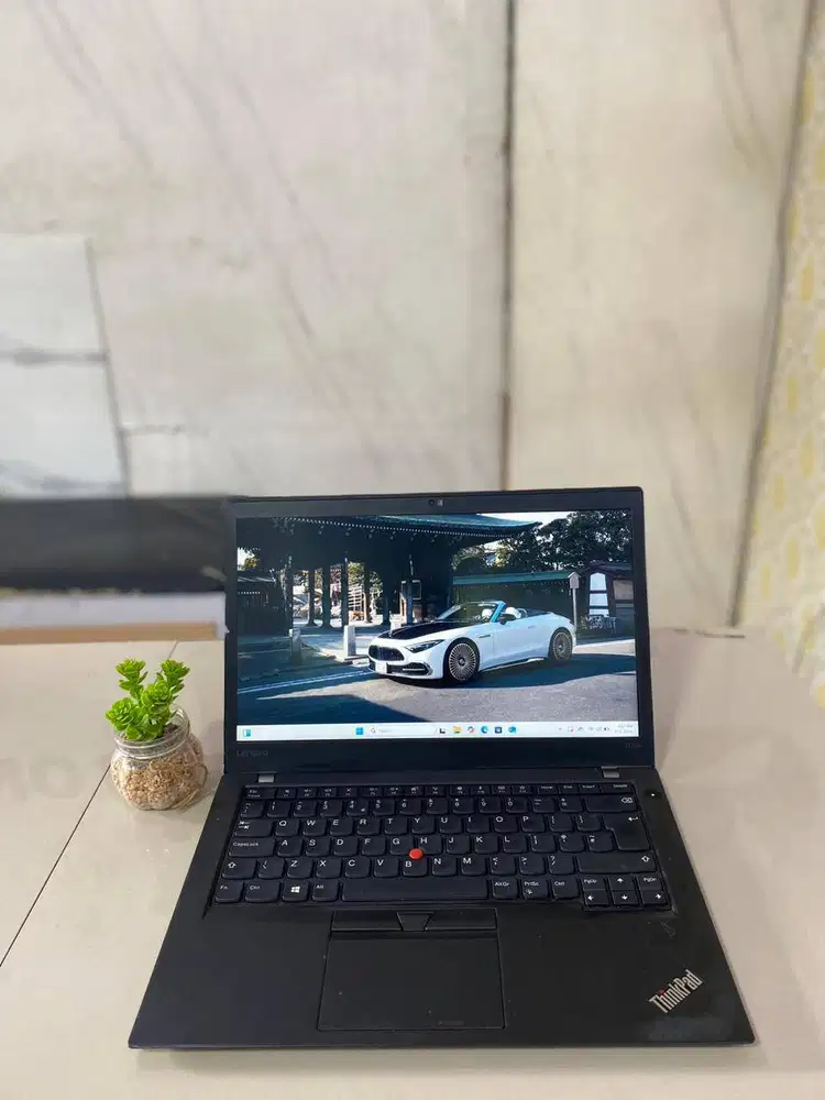 Lenovo ThinkPad T470s i7-7600U RAM 8GB SSD 128GB Full HD  Siap Pakai