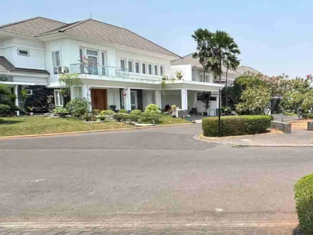 JUAL RUMAH KOTA WISATA CIBUBUR SHM PLUS KOLAM RENANG FULL FURNITUR RAPI SIAP HUNI