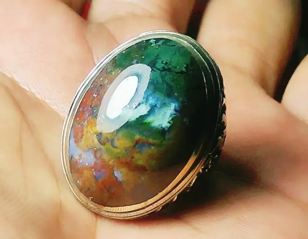 Batu akik pancawarna keristall tembus senter