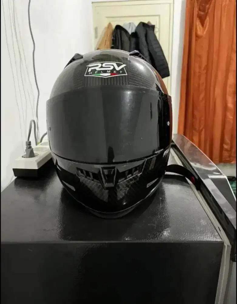 Helm RSV FF 500 Carbon Glossy Ganteng