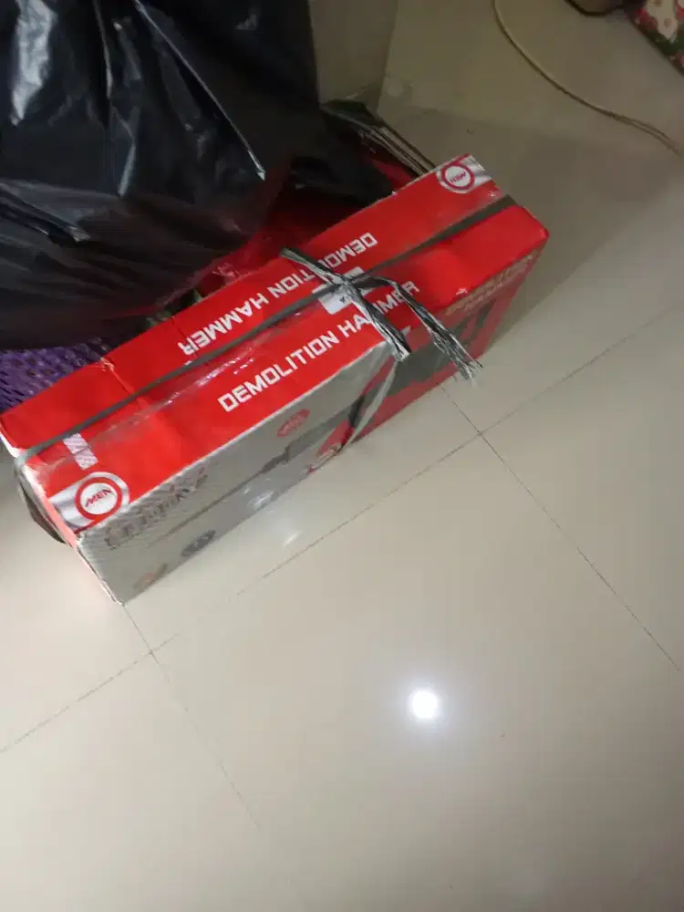 Dijual murah mesin Jack hammer,kursi roda dan tempat tidur buat lansia