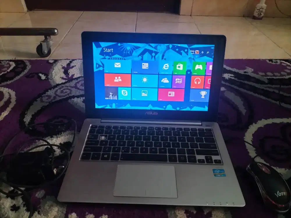 ASUS VivoBook S200E