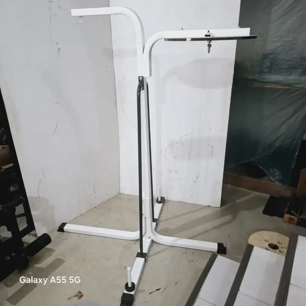 Stand Gantung Sand Sack Boxing / Heavy Bag Merk Deltagym - Ex Display