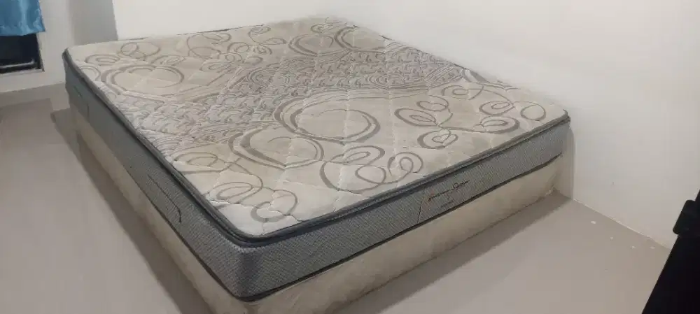 Spring Bed dan Dipan