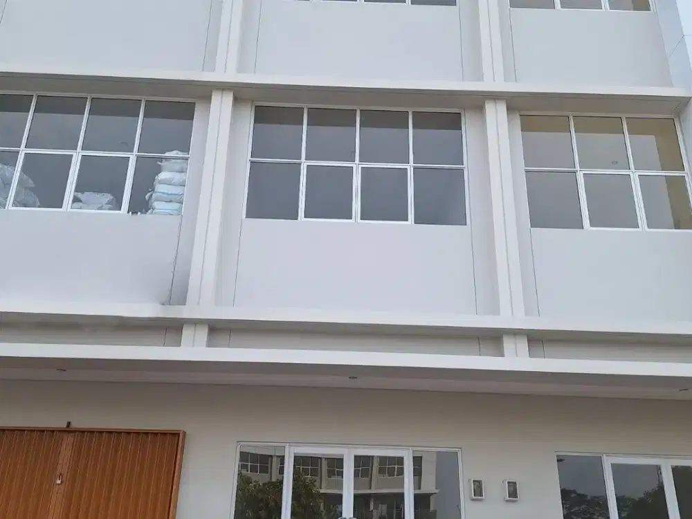 Jual Ruko 3 lantai hadap jalan boulevard Calico Square Petals Curug RCG1