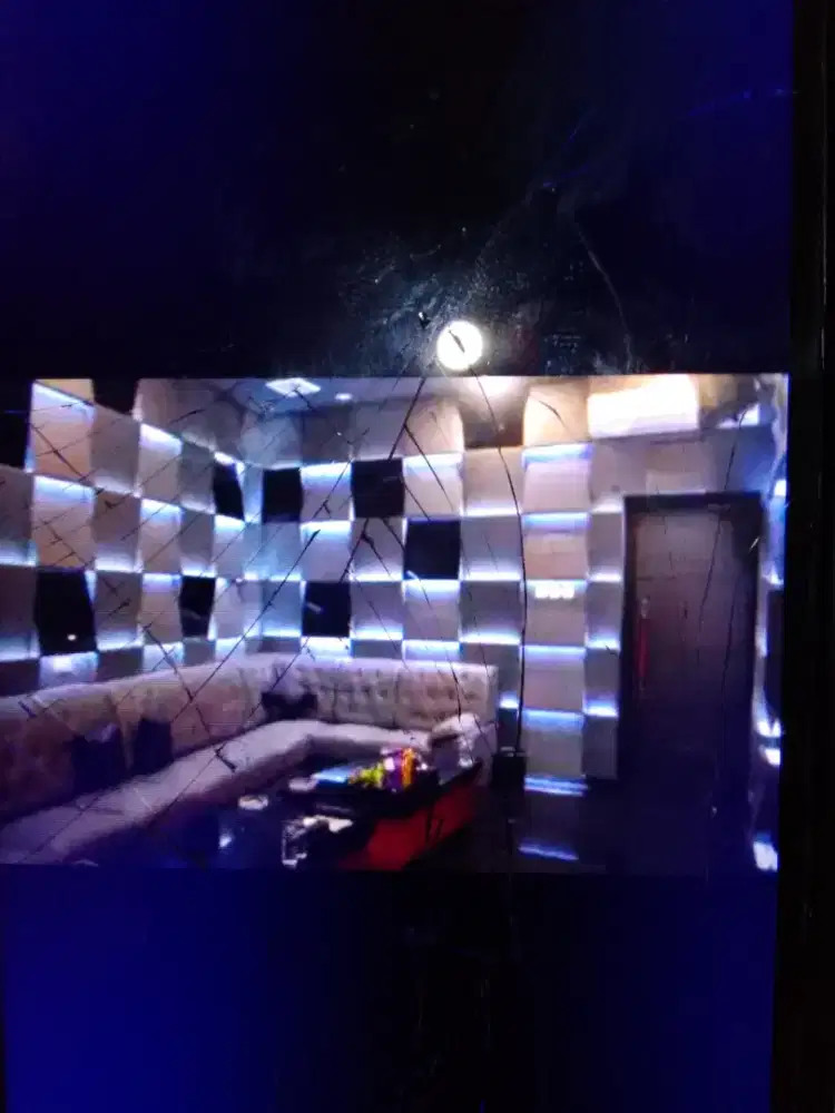 Loker LC untuk karaoke