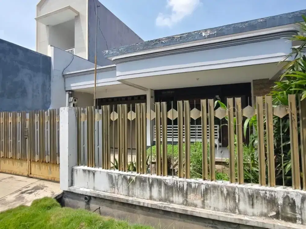 RUMAH TERAWAT MANYAR TIRTOASRI*Hadap Utara Listrik 3300 Watt