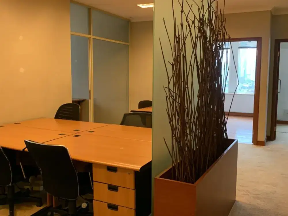 disewakan ruang kantor full furnish di area kuningan
