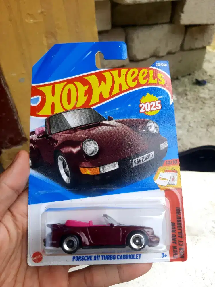 Diecast porsche 911 turbo cabriolet