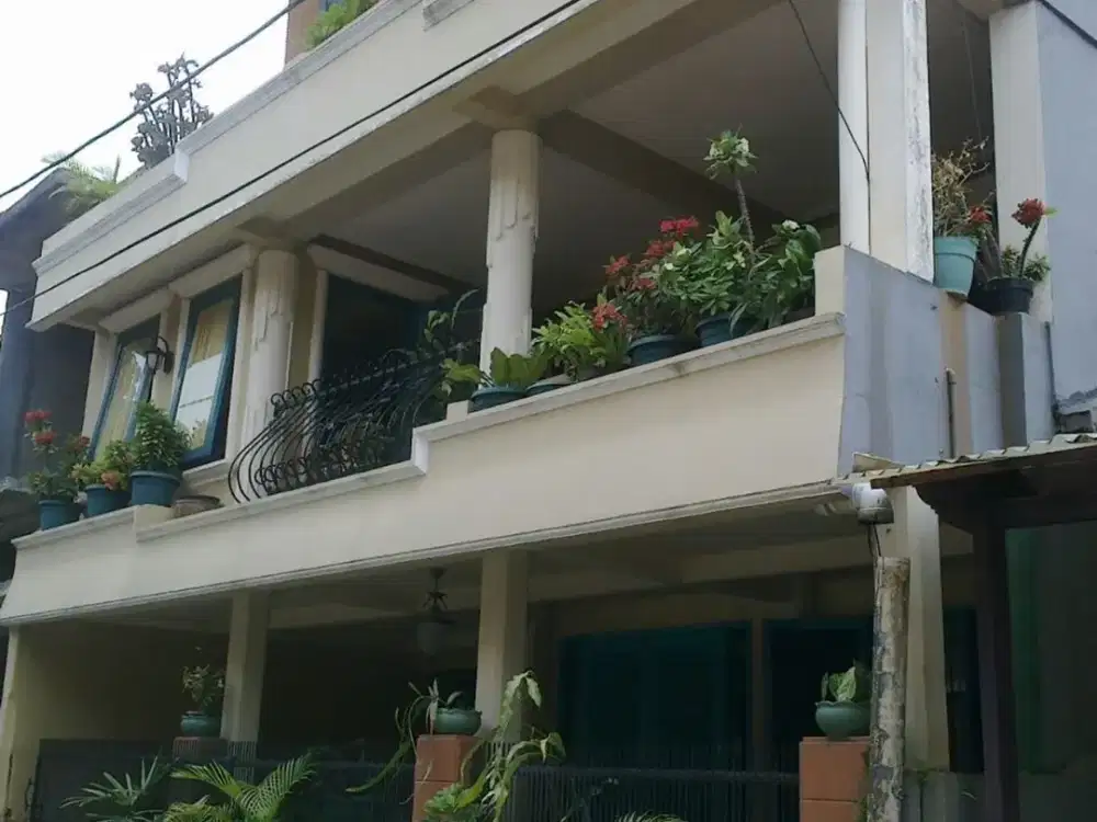 Rumah Terawat 3 Lt 9 Menit ke RS Permata Pamulang Dibantu KPR J-46346