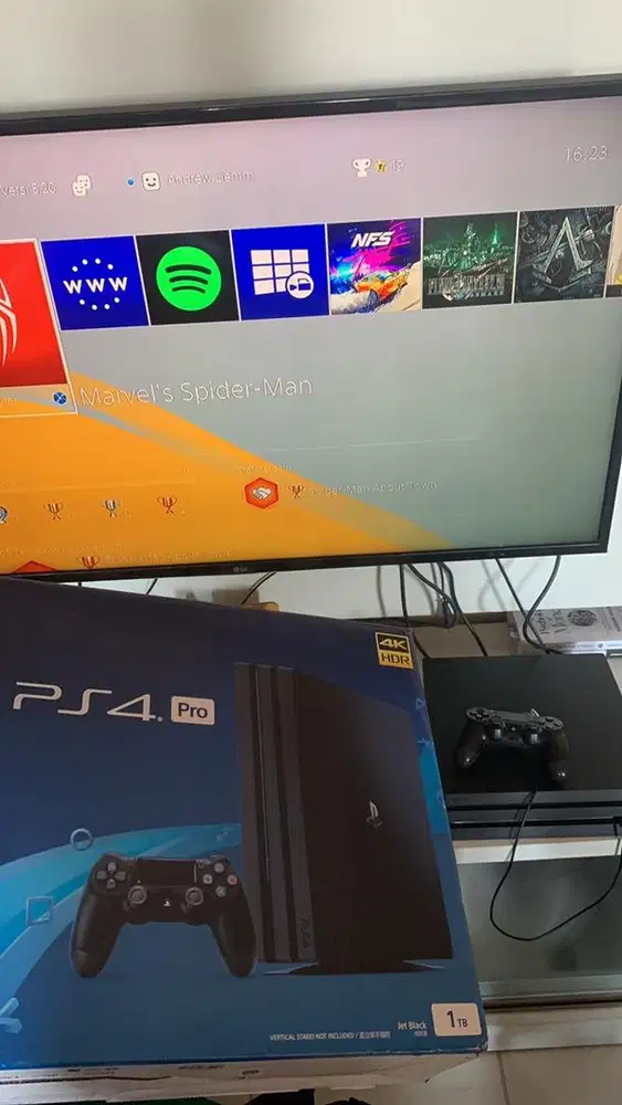 Ps 4 pro 1 TB kondisi 98% baik