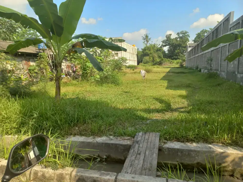 Tanah luas barat tugu Jogja dekat SMA 2 bener Tegalrejo Yogyakarta