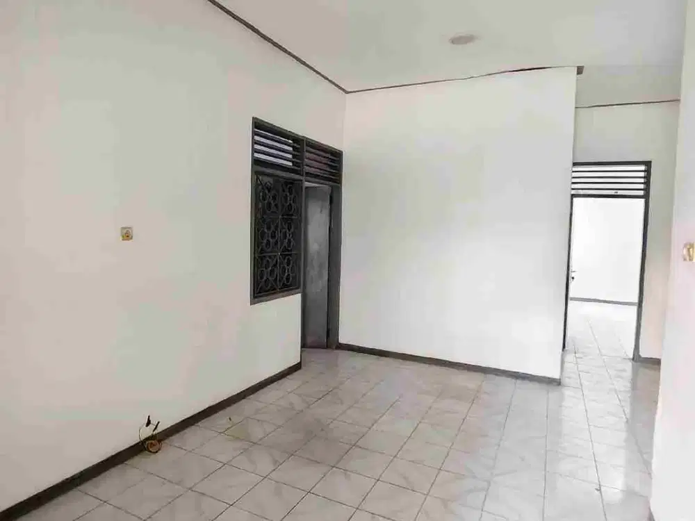 disewakan sunter rapi 8 x 16 ada 3+1Kamar siap huni hanya 65juta/th