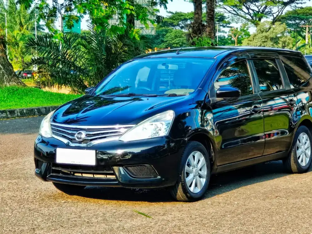 Nissan Grand Livina 1.5 SV AT (KM Antik 38rb)