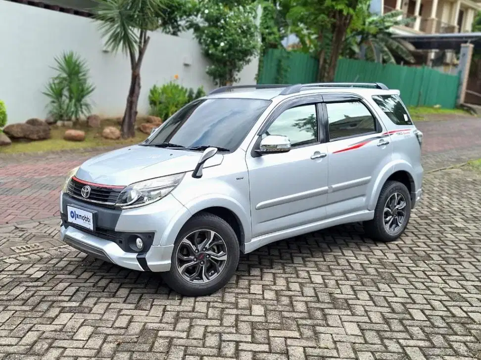 Toyota Rush 1.5 TRD Sportivo Ultimo Bensin-AT 2017 Silver LLO