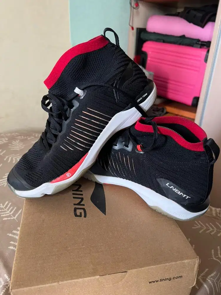 Sepatu Lining Dagger Pounce 41 (26,5)