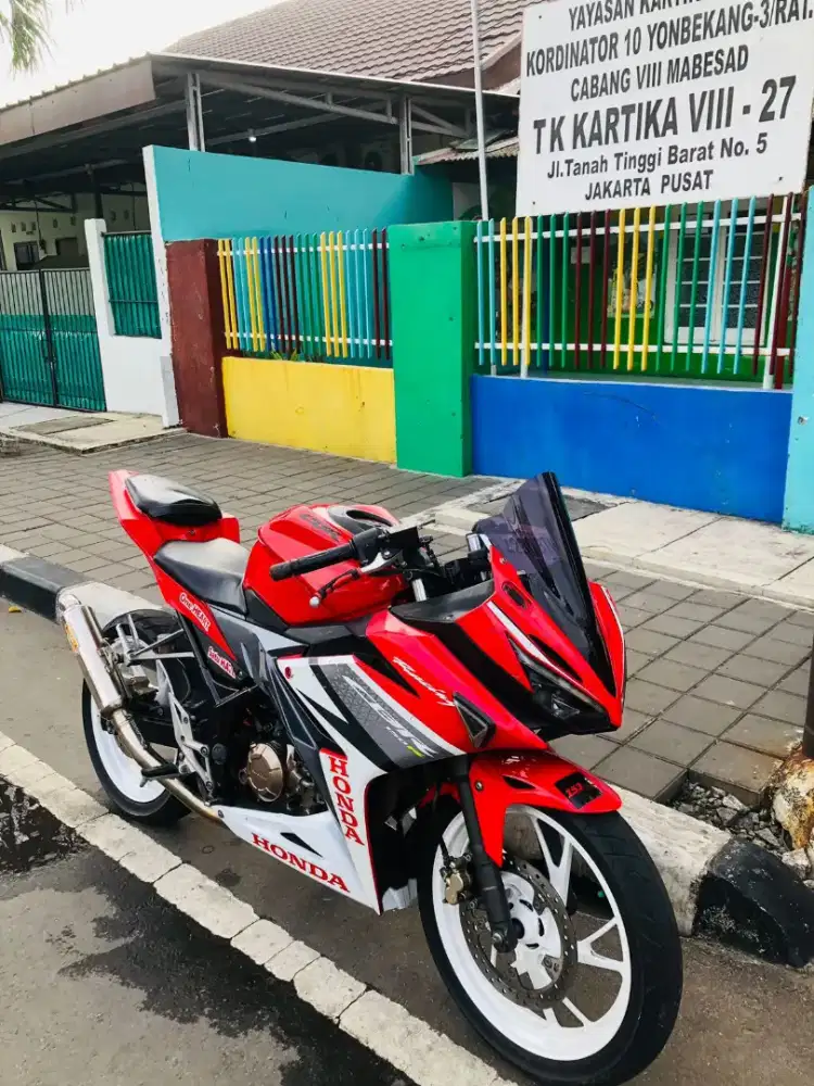 Honda CBR 150 R tahun 2018