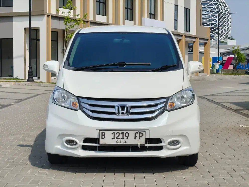 HONDA FREED PSD AT 2014 / 2015 Putih