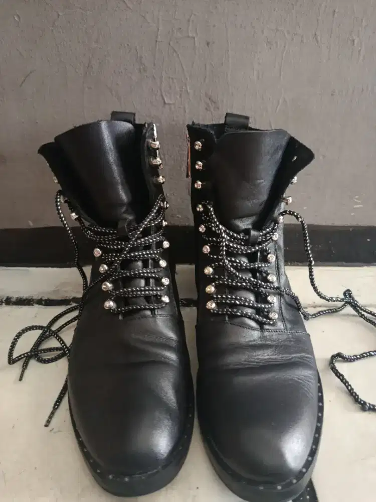 SEPATU ZARA BLACK LACE UP