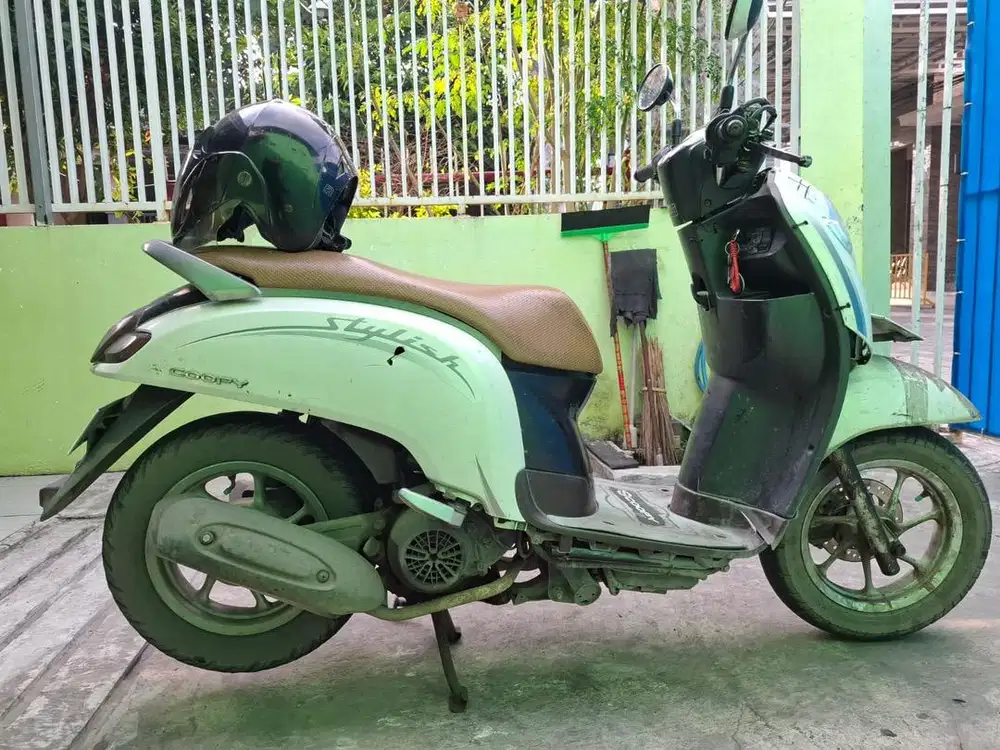 Scoopy 2019 putih stylis