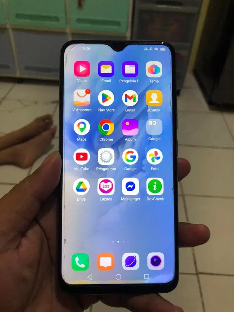 Vivo y19 ram 6/128 mulus minus dikit