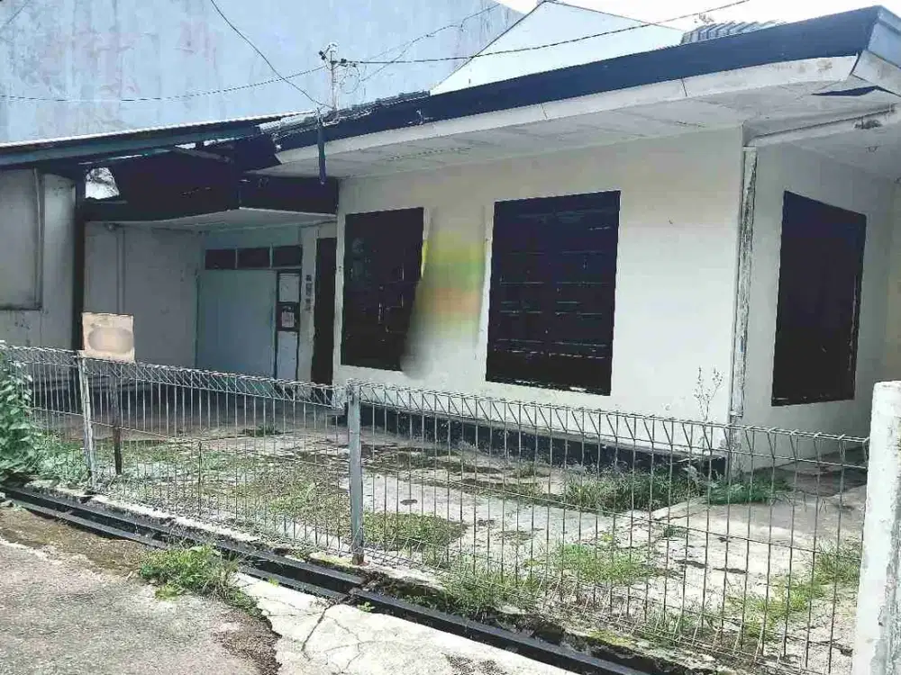 RUMAH DENGAN TANAH LUAS, BS UNTUK KANTOR, HARGA SEWA MURAH PERTAHUN.