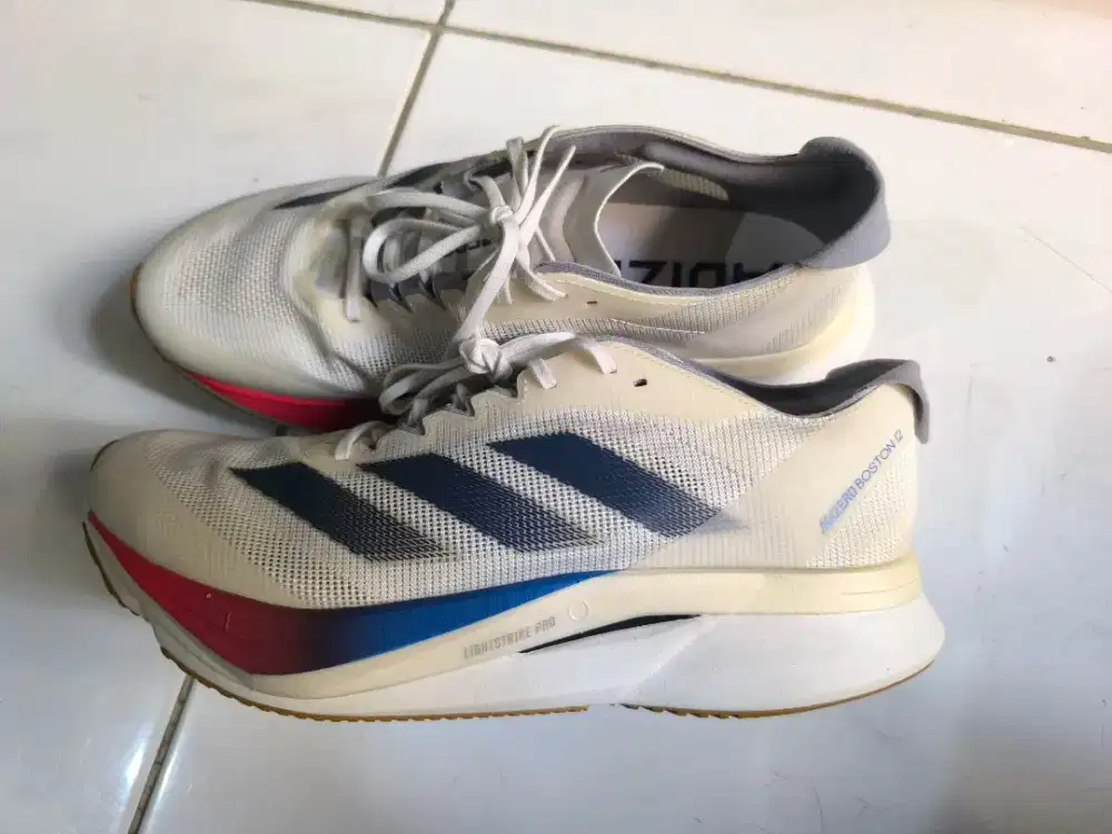 Sepatu Adidas Adizero Boston 12