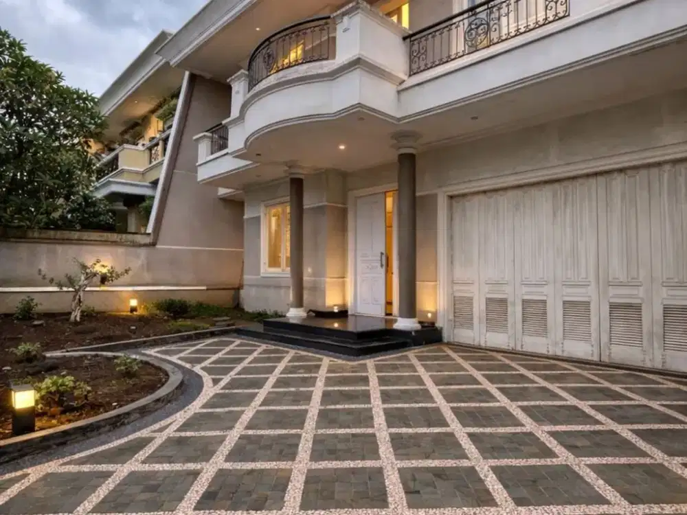 Rumah Darmo Hill Boulevard