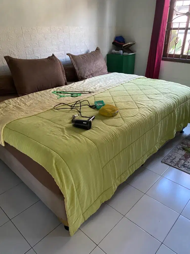 dijual 2 unit tempat tidur springbed merk central