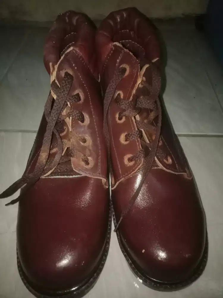 Menjual sepatu Septi fers.. depan nya besi