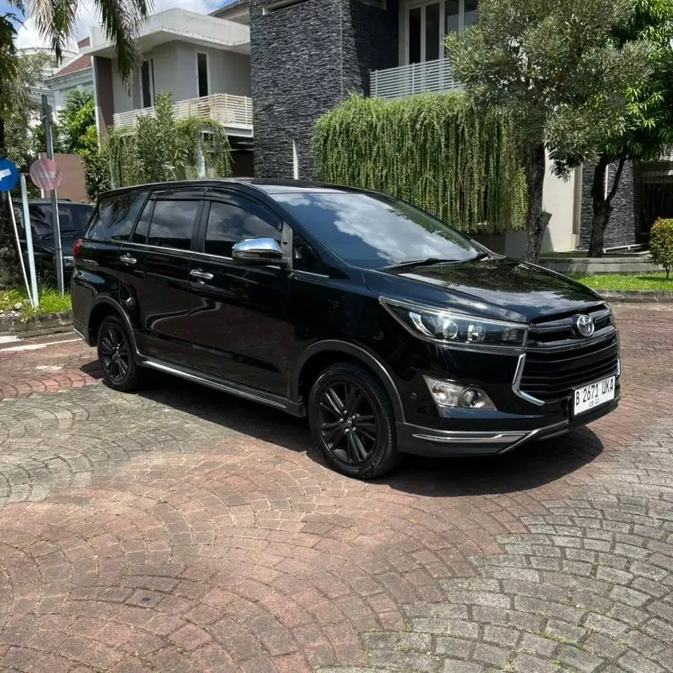 Toyota Innova Venturer Matic 2018 ORISINIL DP Minim Xpander