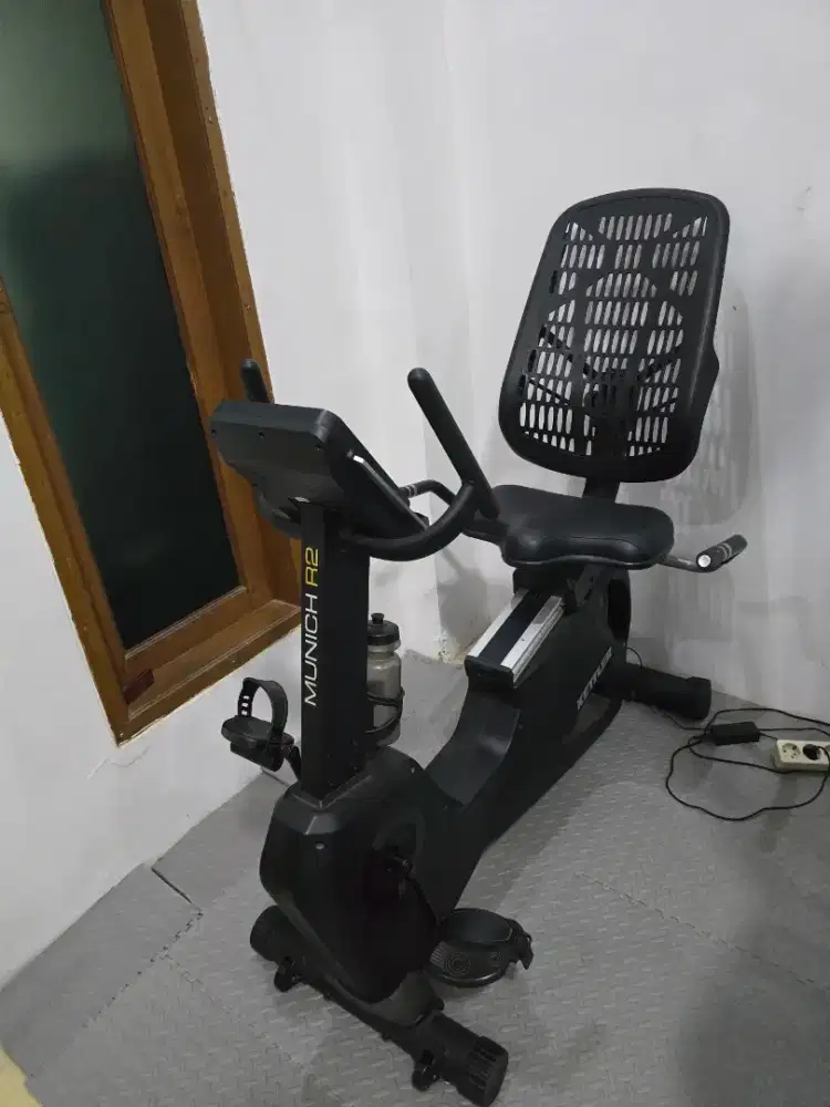 Sepeda Statis Kettler Kursi Sandaran Recumbent – Like New Jarang Pakai