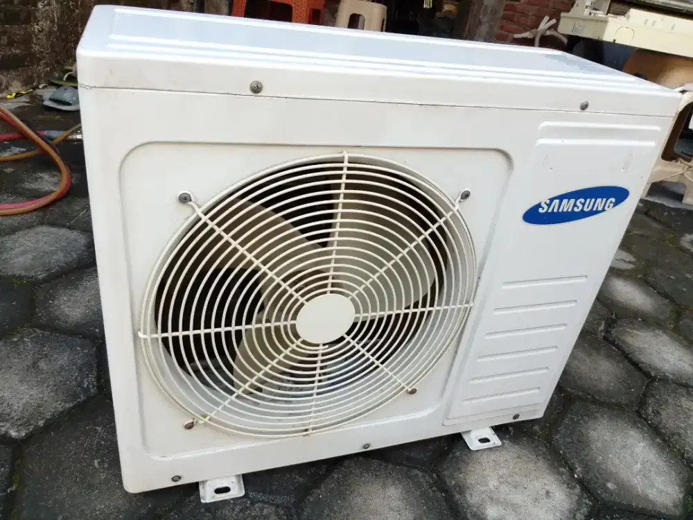 Dijual Oudor AC  1/2 pk seken merk  samsung