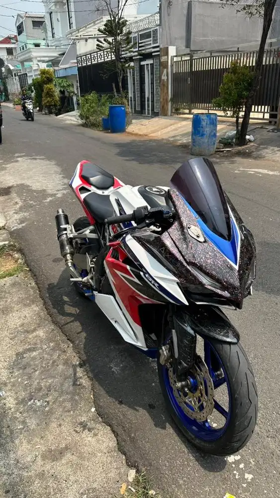 CBR 250RR NON ABS LOW KM
