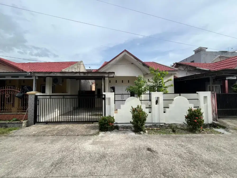 Rumah Bagus Luas Strategis Dekat Baiturrahmah Padang