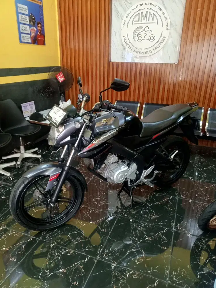 VIXION 2014. PAJAK HIDUP. SS LENGKAP. BODY KAKI2 JOSS. NEGO TIPIS