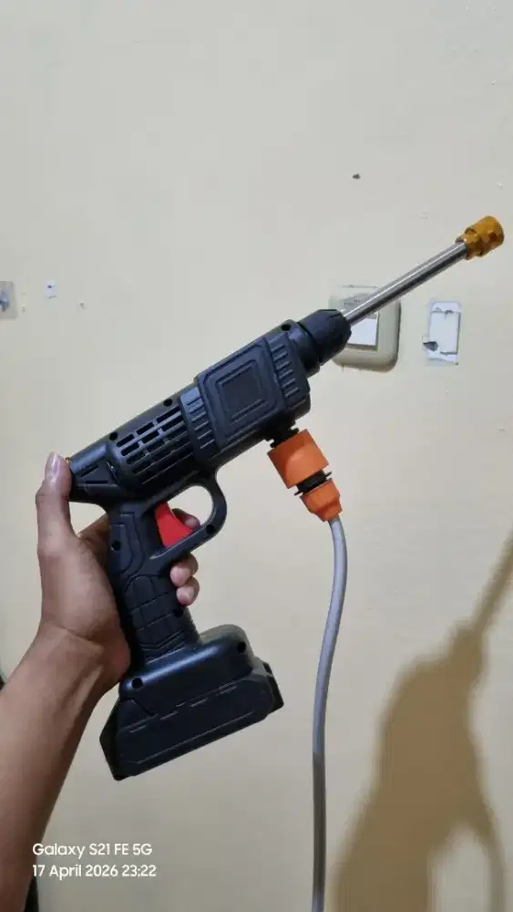 Semprotan Cuci Motor dan Mobil