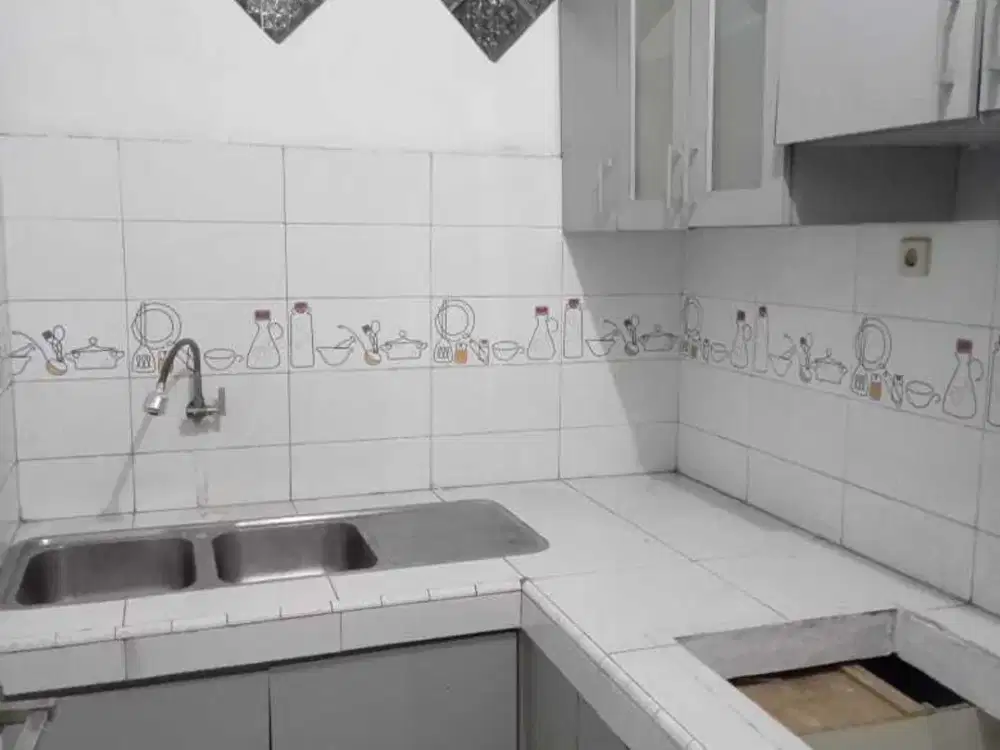 DIJUAL CEPAT RUMAH DI  JL. PALEM 1 DUTA GARDEN