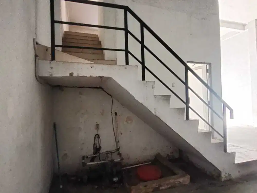 DISEWAKAN CEPAT GUDANG DI DUTA INDAH KARYA, DAAN MOGOT