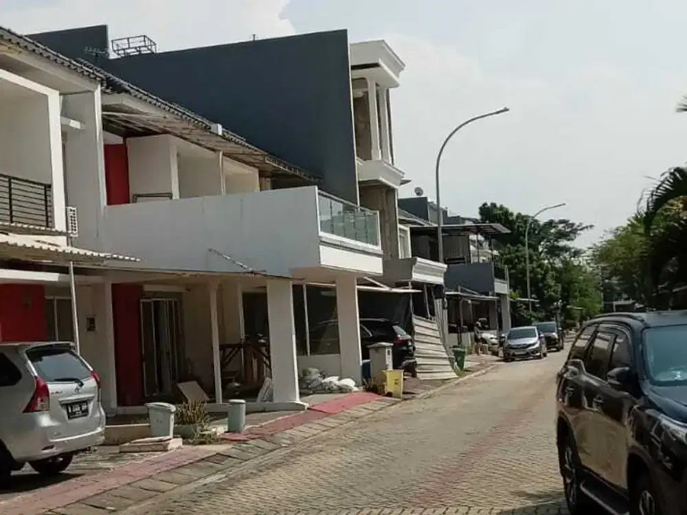 DISEWAKAN CEPAT RUMAH GOLF LAKE SAN LORENZO