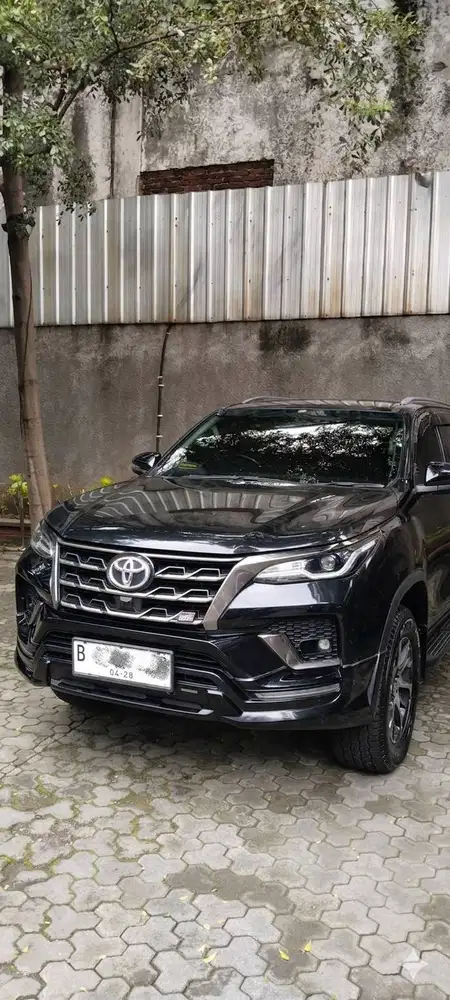 Toyota Fortuner 2023 2.8 VRZ 4X2 AT KM81rb plat B Ganjil. Terawat pol!