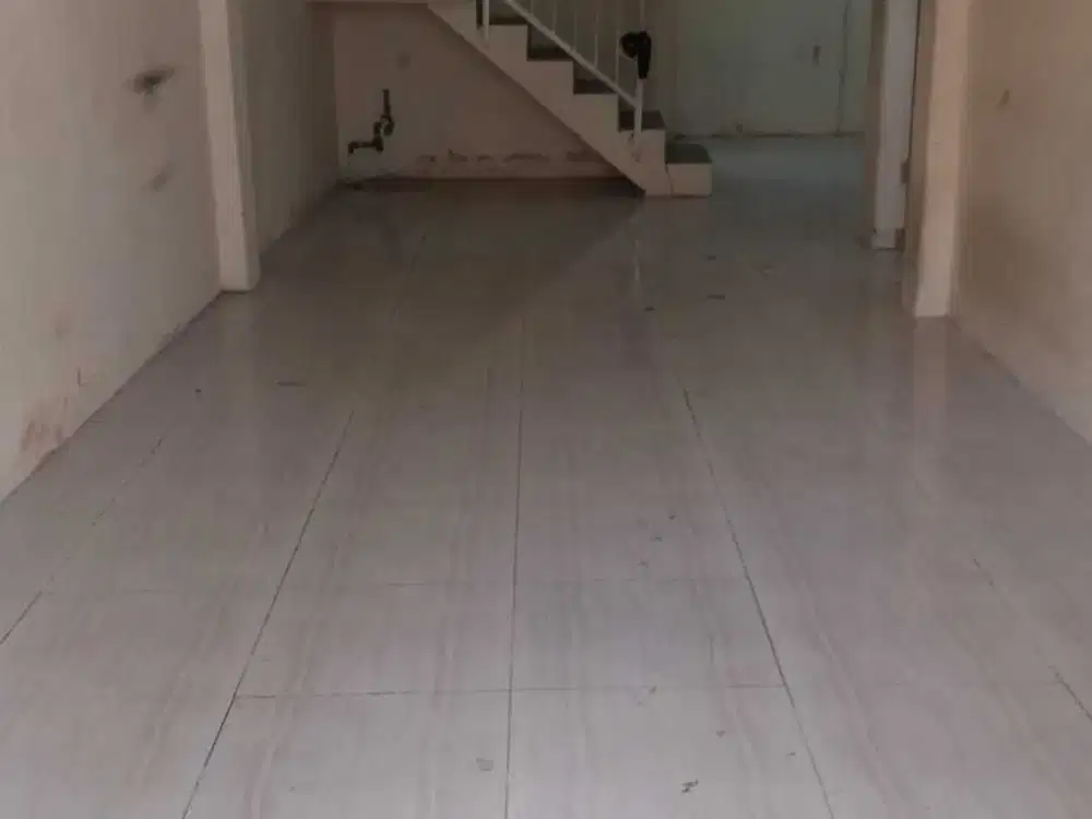 DISEWAKAN CEPAT RUMAH DI JALAN MIRINDA