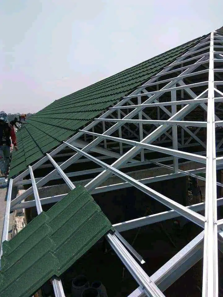 Rangka atap baja ringan terpasang