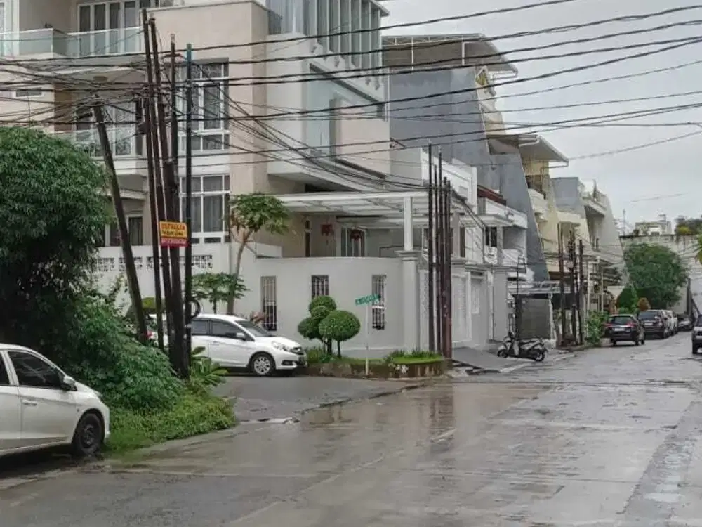 Dijual Cepat Rumah dan Salon Di Jl. Jelembar Baru